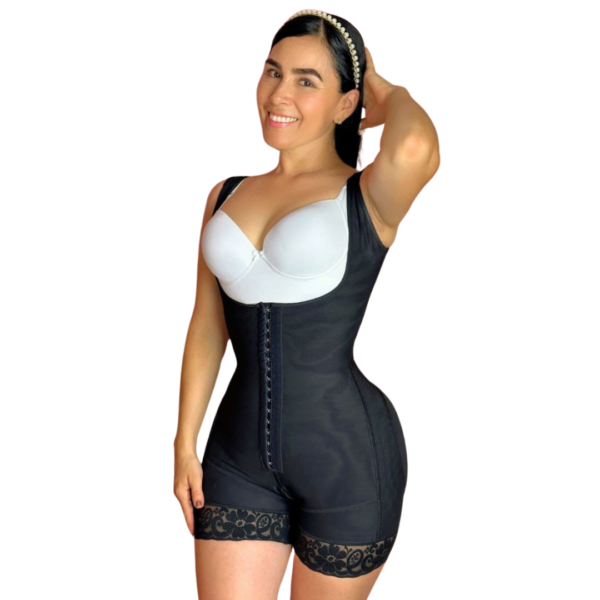 Ref 791: SHORT GIRDLE W/ HOOKS & OPEN CROTCH
